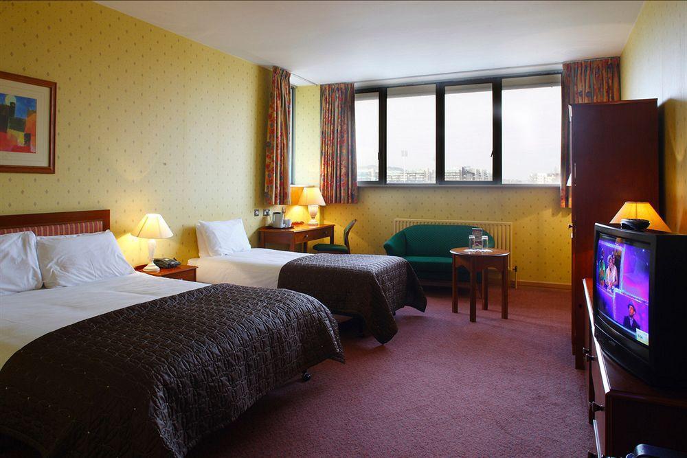 Plaza Hotel Tallaght Ngoại thất bức ảnh