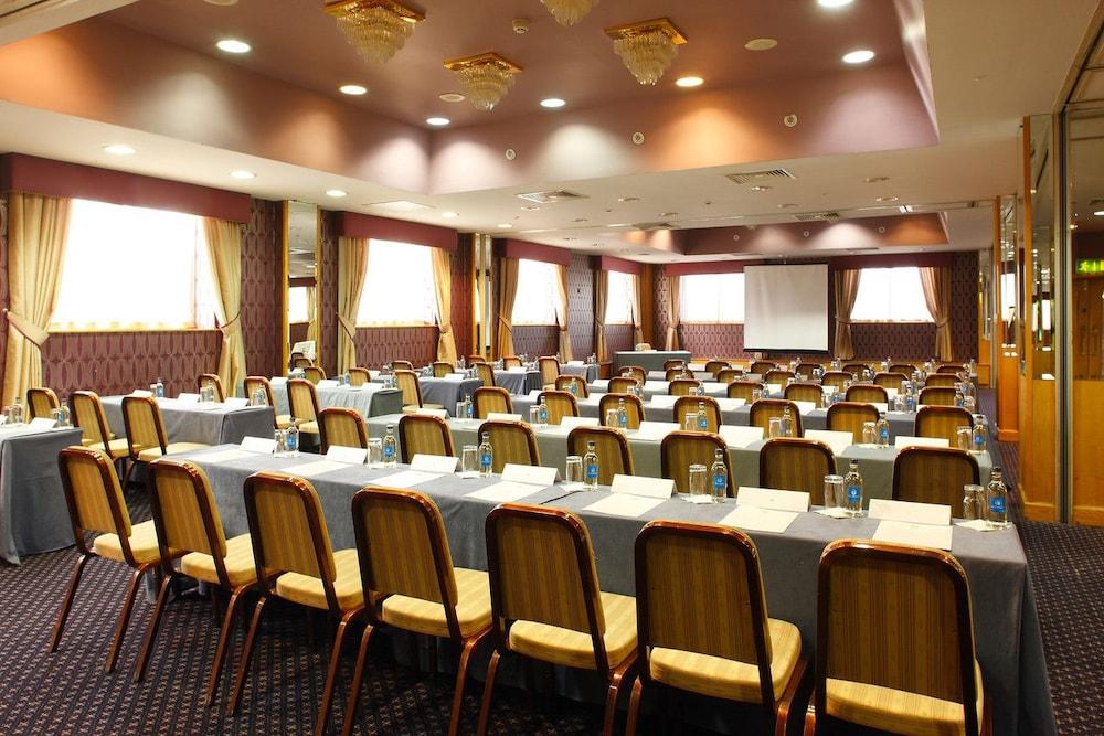 Plaza Hotel Tallaght Ngoại thất bức ảnh