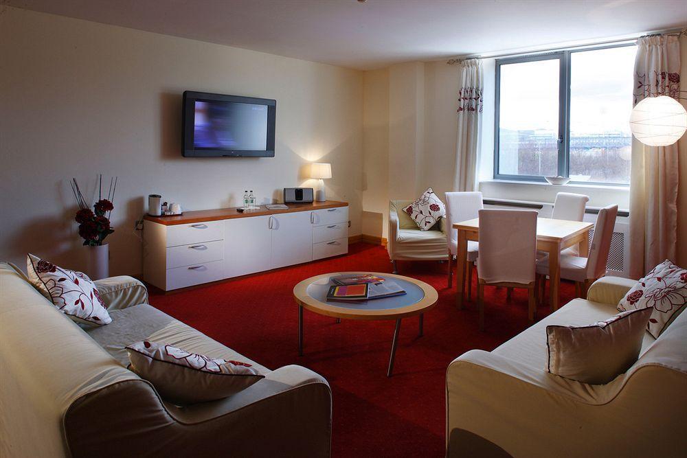 Plaza Hotel Tallaght Ngoại thất bức ảnh