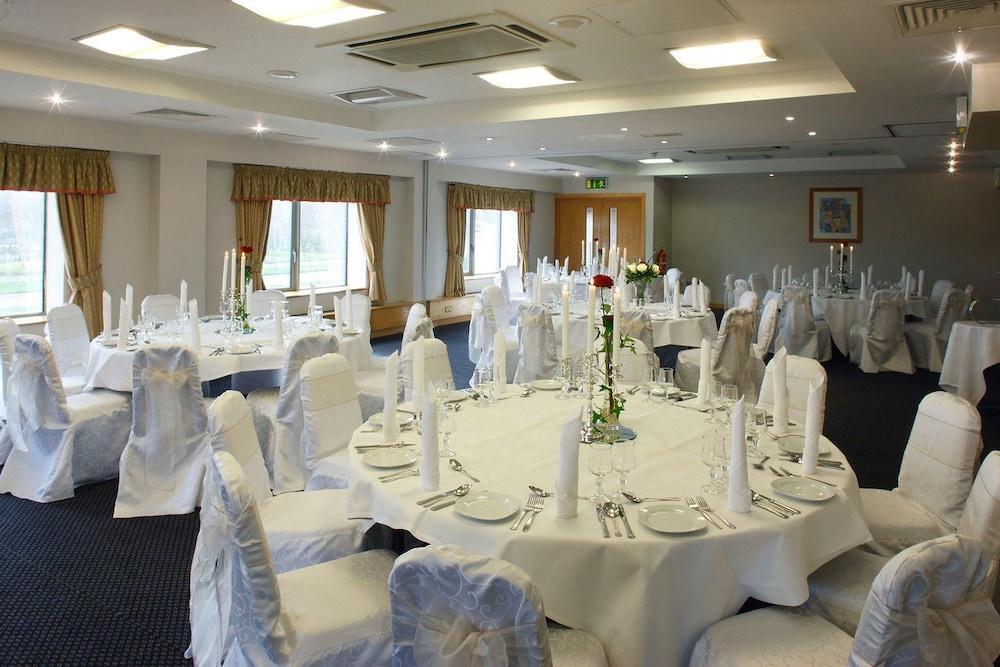 Plaza Hotel Tallaght Ngoại thất bức ảnh